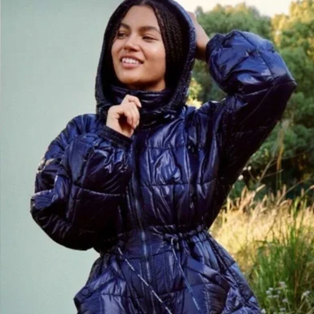 FP Movement Free People Patricia Packable Poncho Puffer in Navy Blue Large